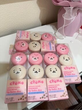 !BUNDLE !BUNDLE - Crème Moisture Remedy Macaron Lip Balm Duo